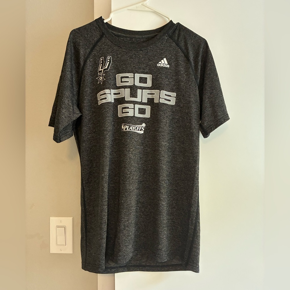 adidas Men’s San Antonio Spurs 'Go Spurs Go' Short Sleeve Tee - Black/Gray
